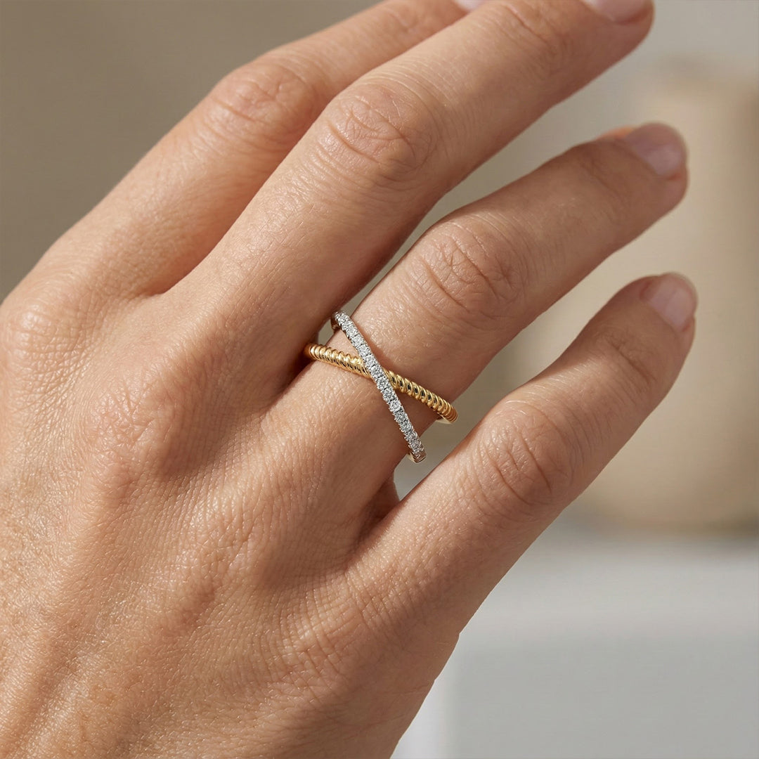 Twisted Interlocking Diamond Band